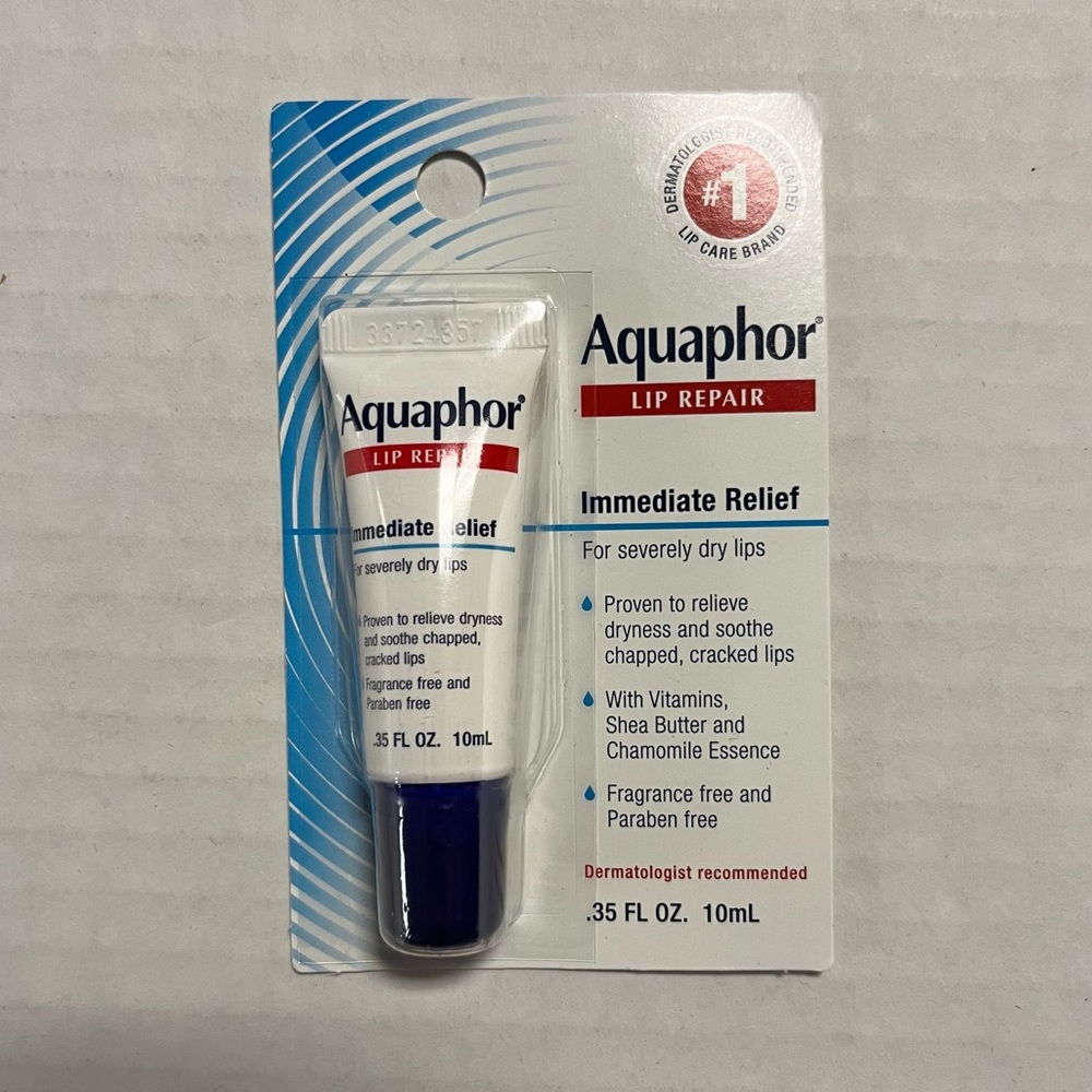 Aquaphor Lip Repair Ointment Long-lasting Moisture to Soothe Chapped Lips NEW